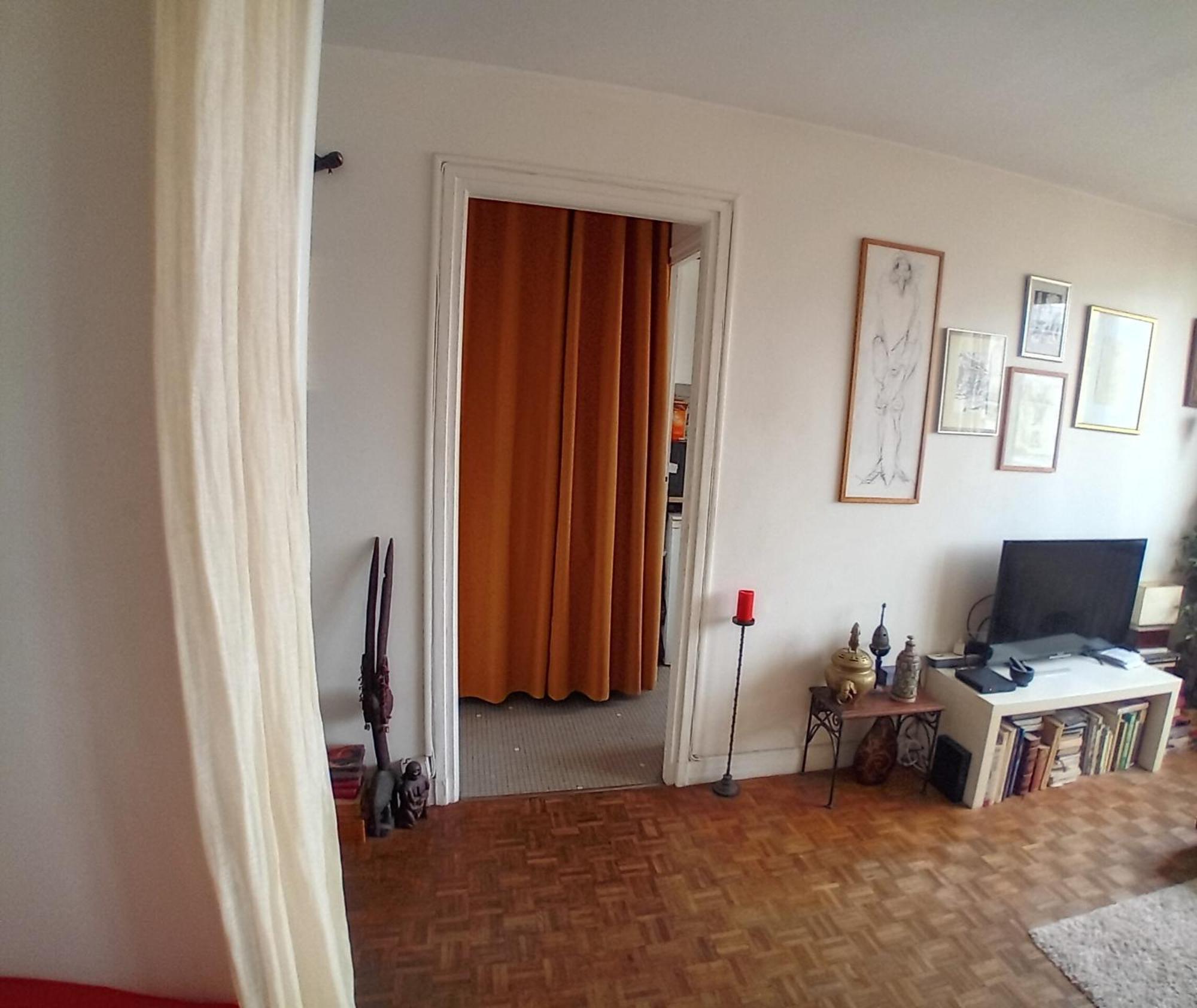 Jolie A 12 Em * Paris
